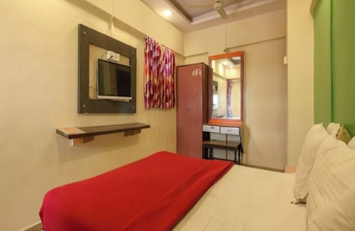 Mumbai Casa | Anil Guest House Santacruz East