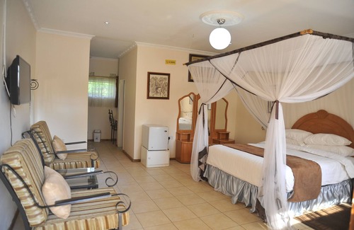 Lusaka Cabina | Anina's Executive Lodge