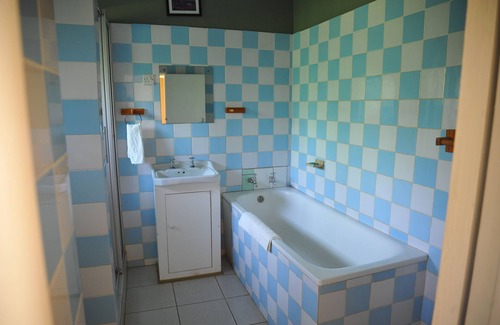 Lusaka Cabina | Anina's Executive Lodge