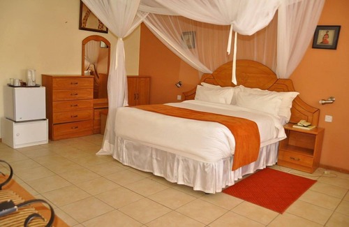 Lusaka Cabina | Anina's Executive Lodge