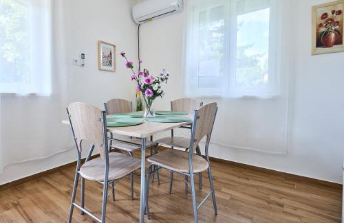 Hajduszoboszlo Apartamento | Anita-Lak kertes kis nyaralóház