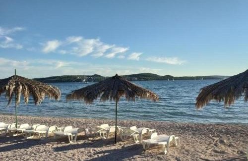 Seget Donji Apartamento | Aniva - 50 m from the sea