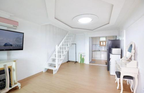 Nam Casa | anmyeondo gold hue pension