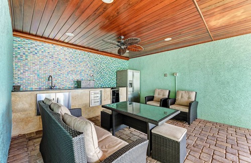 Bradenton Beach Casa | Anna Maria Island Beach Palace