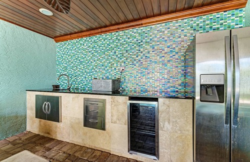 Bradenton Beach Casa | Anna Maria Island Beach Palace