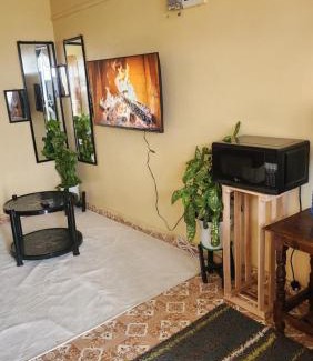 Central Province Apartamento | Anna's Bloom and Bed
