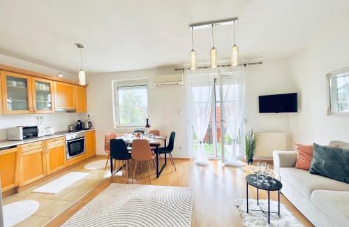 Balatonkenese Apartamento | Anna's Residency - Prestige Suite