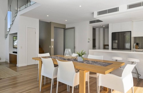 Sunshine Beach Apartamento | 1 Anna - Dúplex moderno y elegante