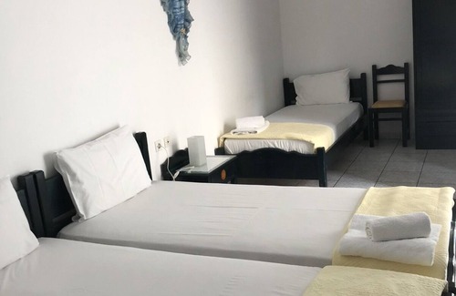 Adamas Casa | Anna Zisimos Rooms