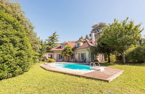 Annecy-le-Vieux Casa | ANNECY - Lumineuse Villa de famille avec Piscine