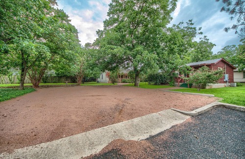 Fredericksburg Cabaña | Annettes A And Waldrip 2 Bedroom Home by RedAwning
