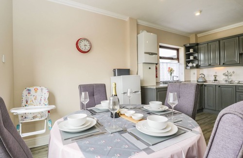 Stanton Drew Cabaña | ANNEX CHETNOLE, family friendly, character holiday cottage in Dundry
