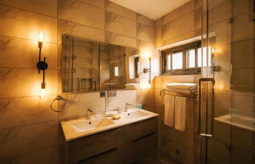 Elmina Hotel | AnoMansa Beach Resort at Elmina Bay
