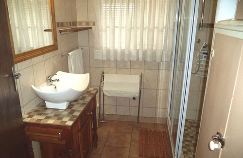 Bloemfontein Casa | Anri Guesthouse Self Catering Accommodation