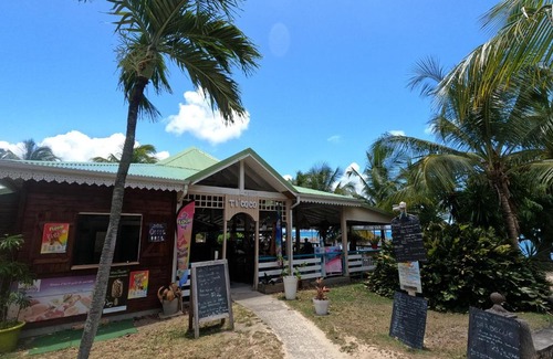 Anse des Rochers Apartamento | Anse des Rochers sur Plage*Piscine*Vue Mer*Tennis