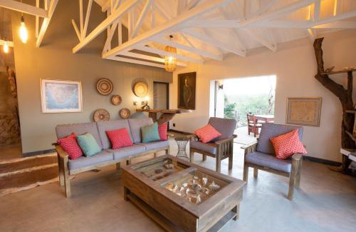Phalaborwa Casa | Antares Bush Camp & Umgede Hide