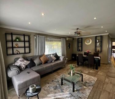 Akasia Casa | Antelope Farm Events
