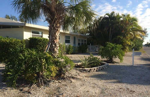 Ilexhurst Casa | Anthony Beach Cottages - Bare Pies Retreat - Piscina cabaña de 3 dormitorios en pantano