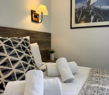 Antibes City Centre Apartamento | Antibes Port - Terrasse - Parking - Piscine