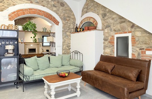 Polpenazze del Garda Apartamento | Antica Dimora Polpenazze, vacation and relaxation among vineyards, tennis and golf and biking.