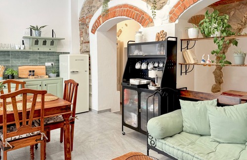 Polpenazze del Garda Apartamento | Antica Dimora Polpenazze, vacation and relaxation among vineyards, tennis and golf and biking.