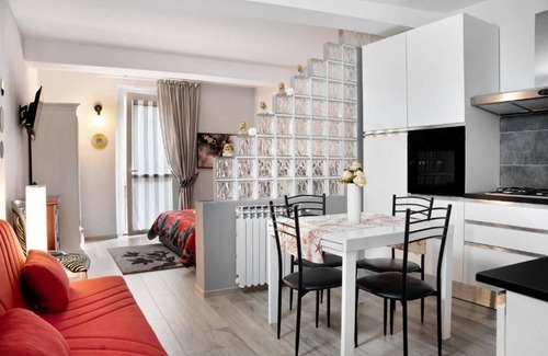 Mondovi Apartamento | Antico Borgo Monregale - Red Passion - Warmth and charm in the heart of Mondovi