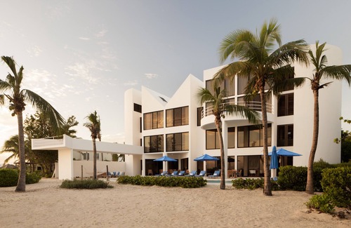 West End Village Villa | Impresionante villa de lujo frente al mar
