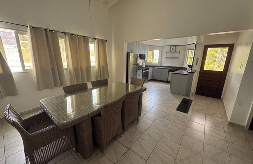 Beacon Hill Apartamento | Antilles Vacation Home 2 min away from Simpson Bay Beach