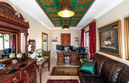 George Casa | Antiqua Guest House