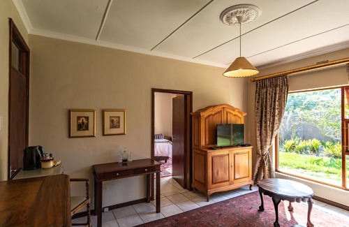 George Casa | Antiqua Guest House