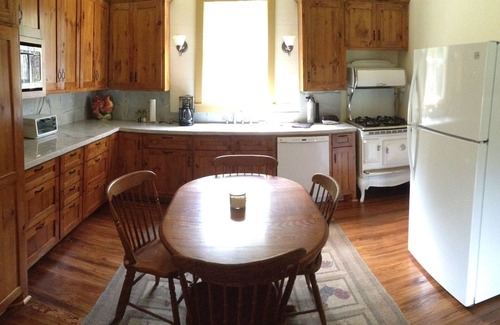 New Ulm Casa | Antique 1890 Farm House - New Ulm, TX - ideal para Antique Week o Getaway - WiFi