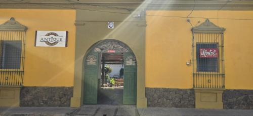 Santa Ana Casa | Antique Luna