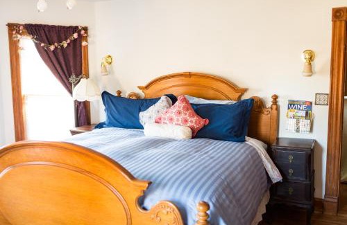 Windham Hotel | Antique Rose Inn Windham