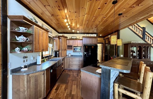 Campton Cabina | Antler Ridge Retreat- New- RRG!