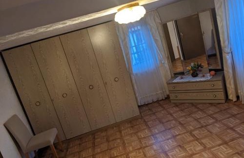 Niedenstein Apartamento | Anton Schuler