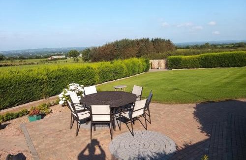 Boardmills Cama Y Desayuno | Antrim Heights Estate