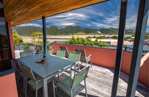 Collingwood Casa | Aorere House - Collingwood Holiday Home