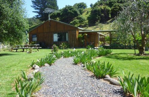 Tryphena Cabina | Aotea Lodge Escape Packages