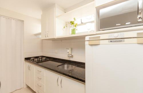 Caioba Apartamento | Apê 100m mar Caiobá, suíte e Wi-Fi