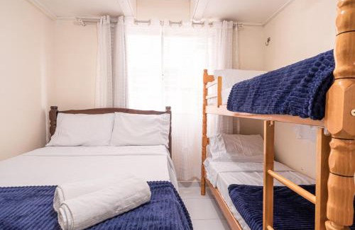 Caioba Apartamento | Apê 100m mar, suíte, Wi-Fi, ao lado do Sesc Caiobá