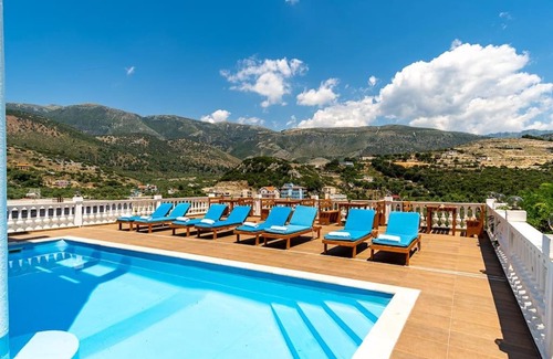 Himare Apartamento | Ap 7 - Villa Goro wPool, Views, Kitchen & Parking