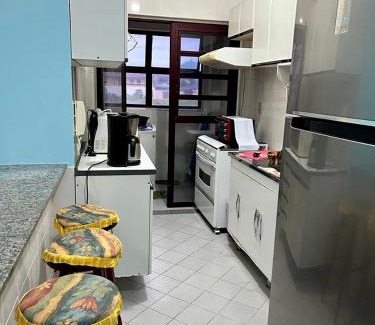 Vila Anhanguera Apartamento | Ap beira-mar com wi-fi e garagem