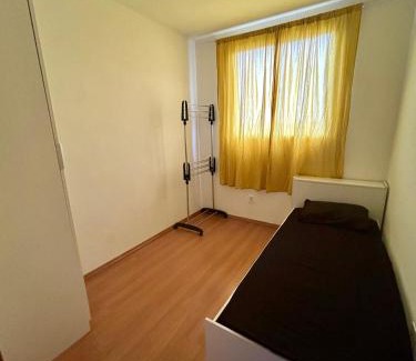 Londrina Apartamento | Ap Completo vista para rua ArCond WiFi Piscina