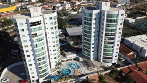 Bandeirantes Apartamento | Ap Estilo & conforto vista piscinas