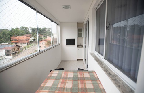 Salto Apartamento | Ap próximo a Vila Germânica c Churrasqueira FG3366
