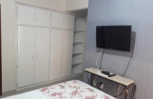 Castelo Branco Apartamento | Ap rua 255 Meia Praia Itapema 10 metros Mar