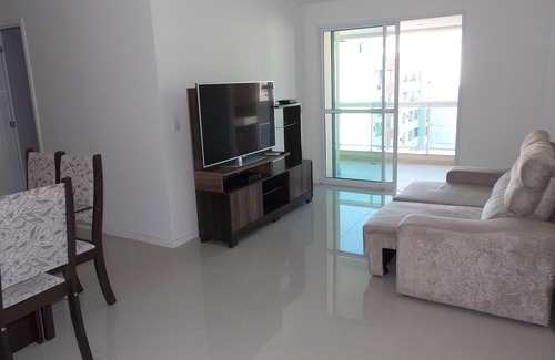 Niteroi Apartamento | Ap1401: Nueva 2Q (1 suite), Wifi, garaje, piscina, barbacoa c balcón y vista al mar