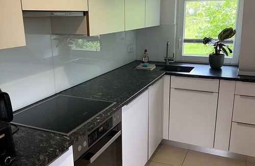 Muellheim Apartamento | Apartment 'Fewo Eddie' with Mountain View, Balcony and Wi-Fi