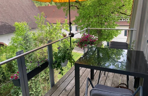 Muellheim Apartamento | Apartment 'Fewo Eddie' with Mountain View, Balcony and Wi-Fi