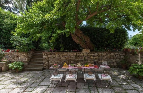 Sesto Fiorentino Apartamento | Apartamento en masía con piscina